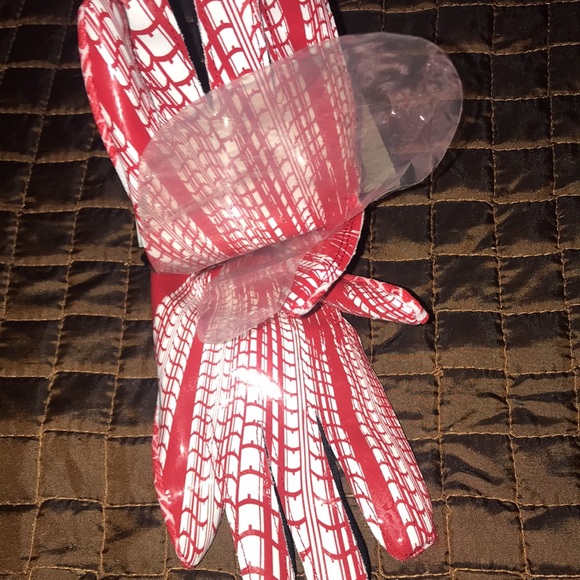 Wilson NEW NFL football receiver gloves sticky ball performance wear training - Picture 8 of 8